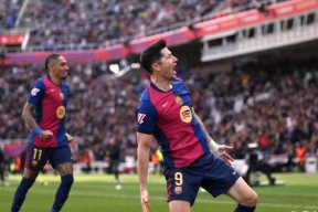 爱游戏-包含莱万多夫斯基在RNG比赛中精彩发挥，败北引发热议！的词条