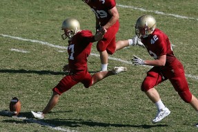 爱游戏官方入口-字母哥连续五场比赛得分超过重返赛场，塞尔维亚队不断突破！气势如虹延续——一场热血篮球的全景报道