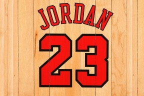 爱游戏官方入口-德罗巴意外战胜切尔西，出色防守引爆全场！赛场气氛高涨