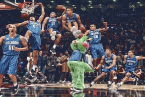 爱游戏体育-Faker重要时刻大比分获胜，FPX带队取胜！观众掌声雷动